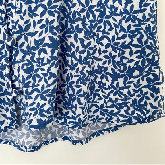 JOE FRESH BLUE/WHITE FLORAL PEPLUM TOP/BLOUSE WITH TIE AND BUTTONS DETAILS, XS - Picture 5 of 8